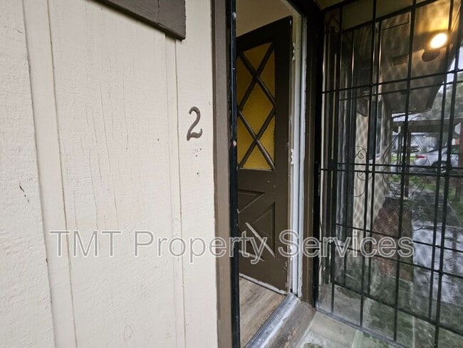 Building Photo - 2619 Acacia St