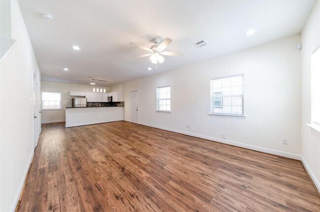 Building Photo - 5007 Mallow St