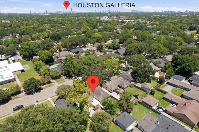 Building Photo - 6211 Dumfries Dr