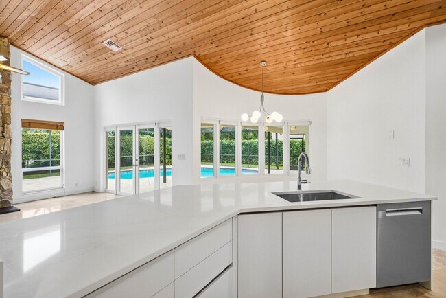 Building Photo - 4720 NW 28th Ave