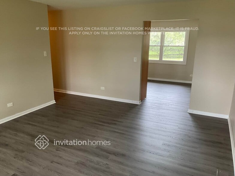 Building Photo - 1875 N Newport Rd