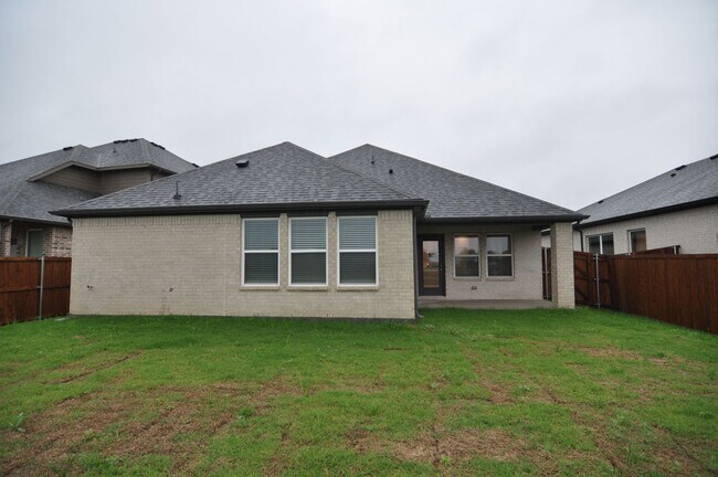 Building Photo - Modern traditional 3-2-2 in Princeton!