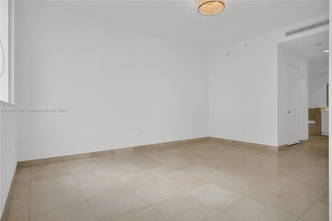 Building Photo - 901 Brickell Key Blvd
