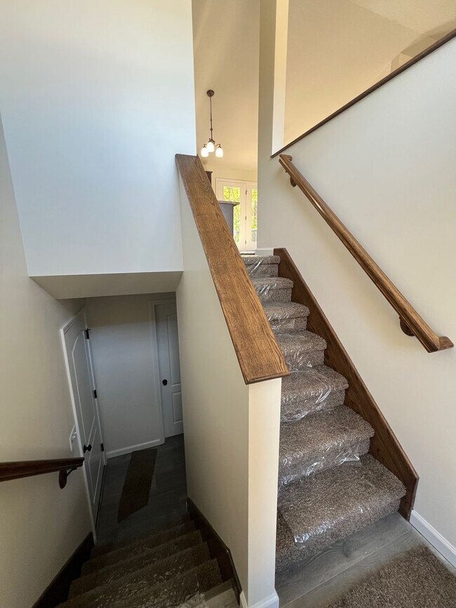 Building Photo - RARE FIND!