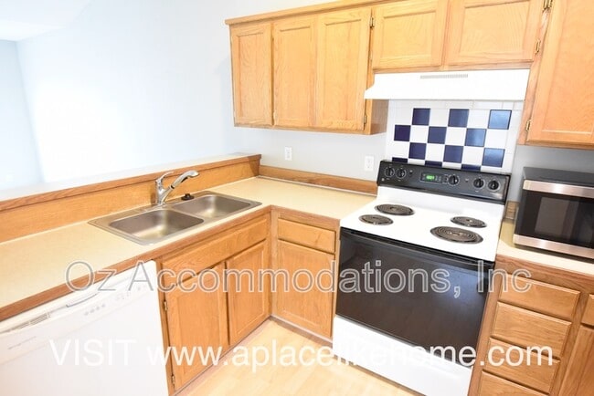 Building Photo - 1151 N Mart-way Dr