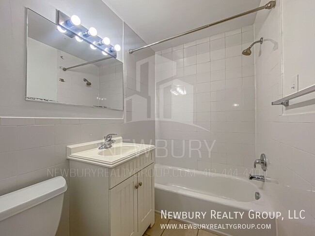 Building Photo - Welcome to Your New Home in the Westwood/O...