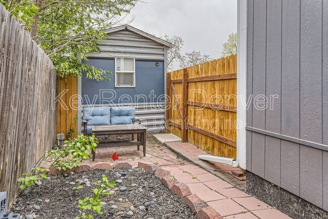 Building Photo - 737 S Nome St