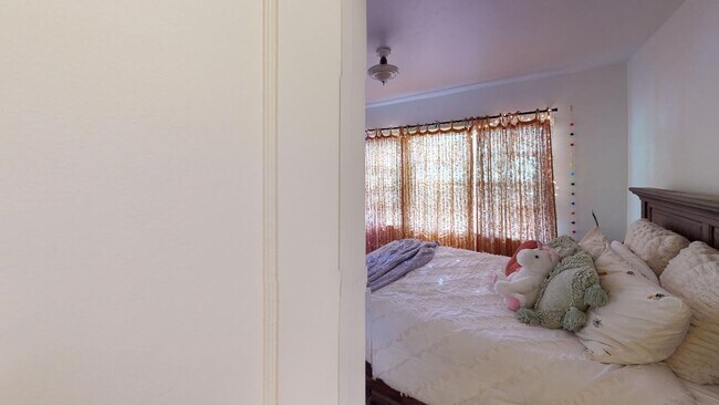 Building Photo - 3 Bedroom 3 Bathroom House W/ Large Yard, Near Cal Poly, Available This Summer!