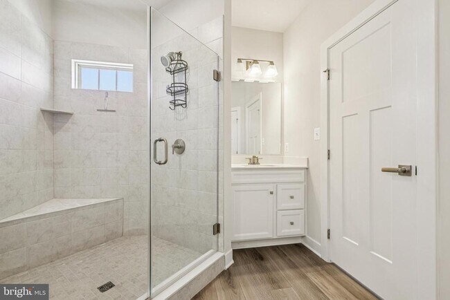 Building Photo - 2528 VERONA Pl