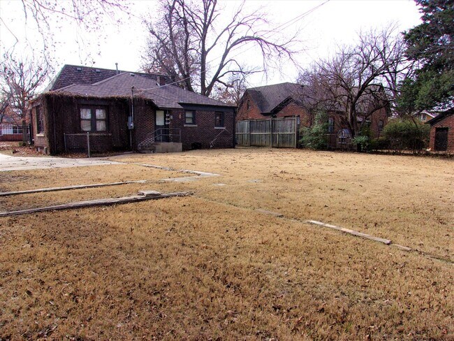 Building Photo - 3 BED 1 BATH TUDOR COTTAGE LAS VEGAS ADDIT...