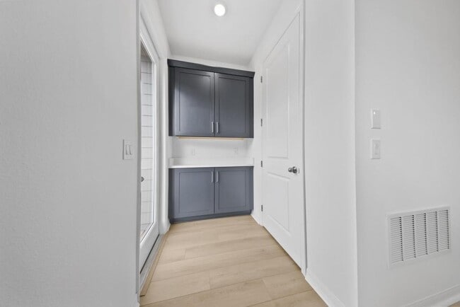 Building Photo - 17538 Northlake Grv Dr