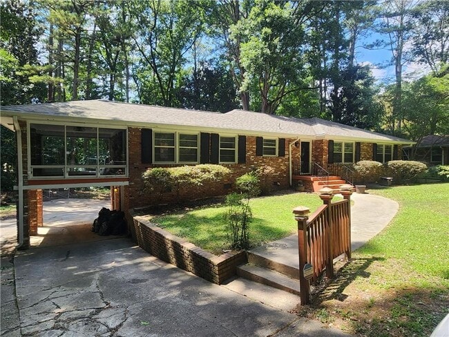 Building Photo - 2348 Clairmont Rd