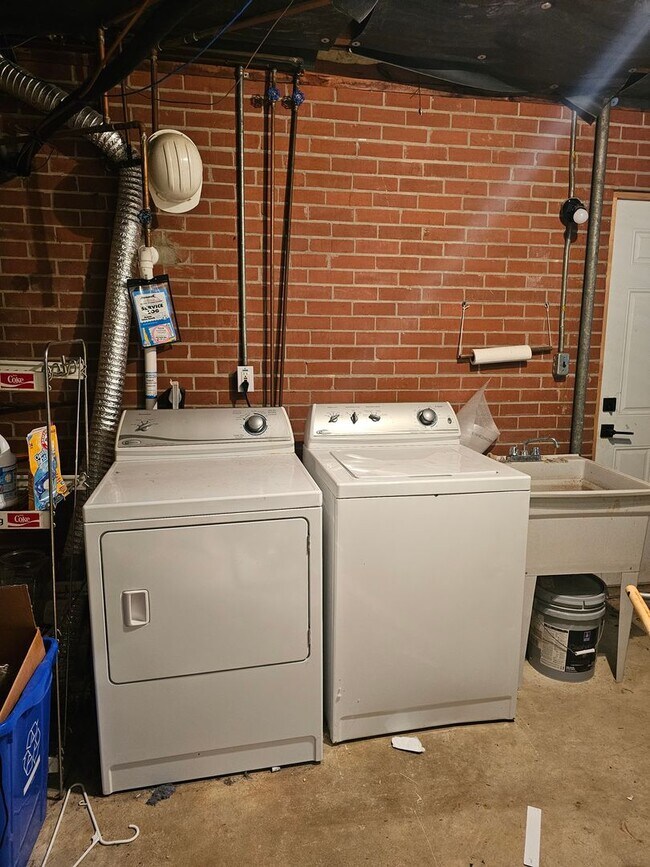 Building Photo - 1 bedroom apartment fully furnished