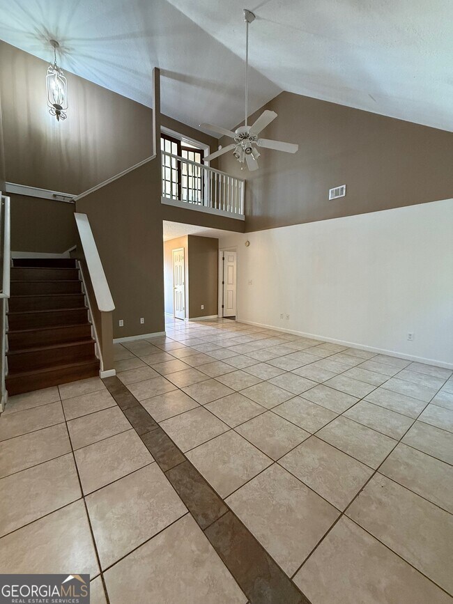 Building Photo - 22 Robins Ct