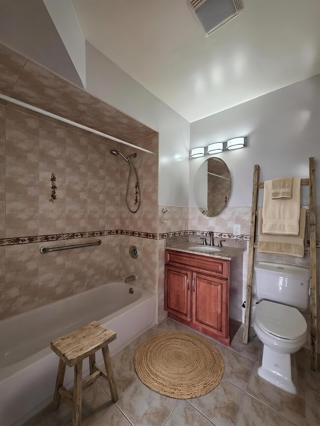 Building Photo - 1000 West St