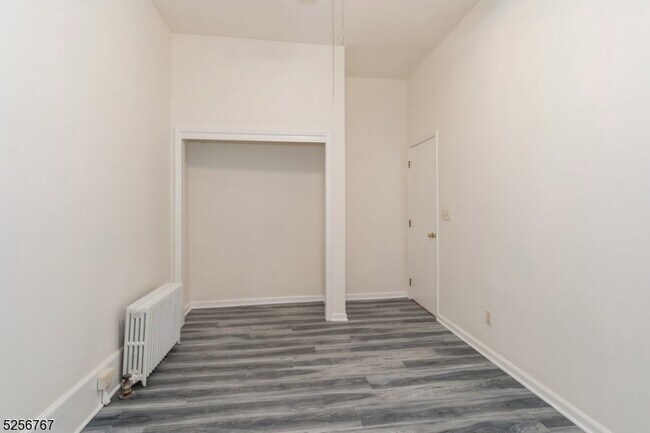 Building Photo - 45 Roseland Ave