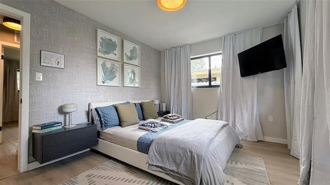 Building Photo - 433 NW 15th Way