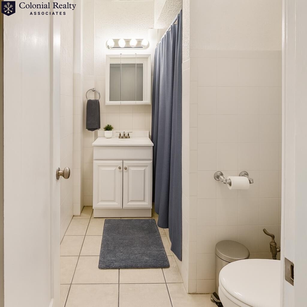 Building Photo - 72 Egmont St