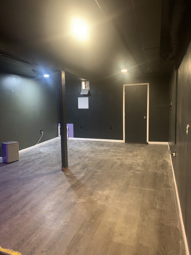 Building Photo - 525 Sunnyside Ave