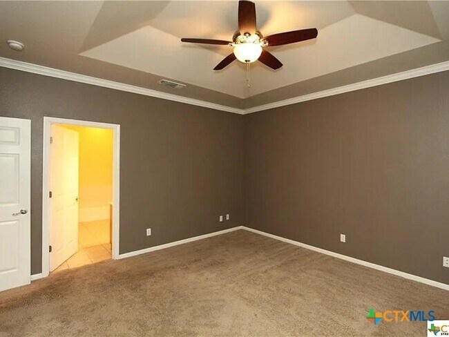 Building Photo - 2614 Fairwood Dr