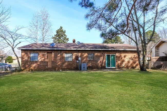 Building Photo - 1101 Grazing Ln