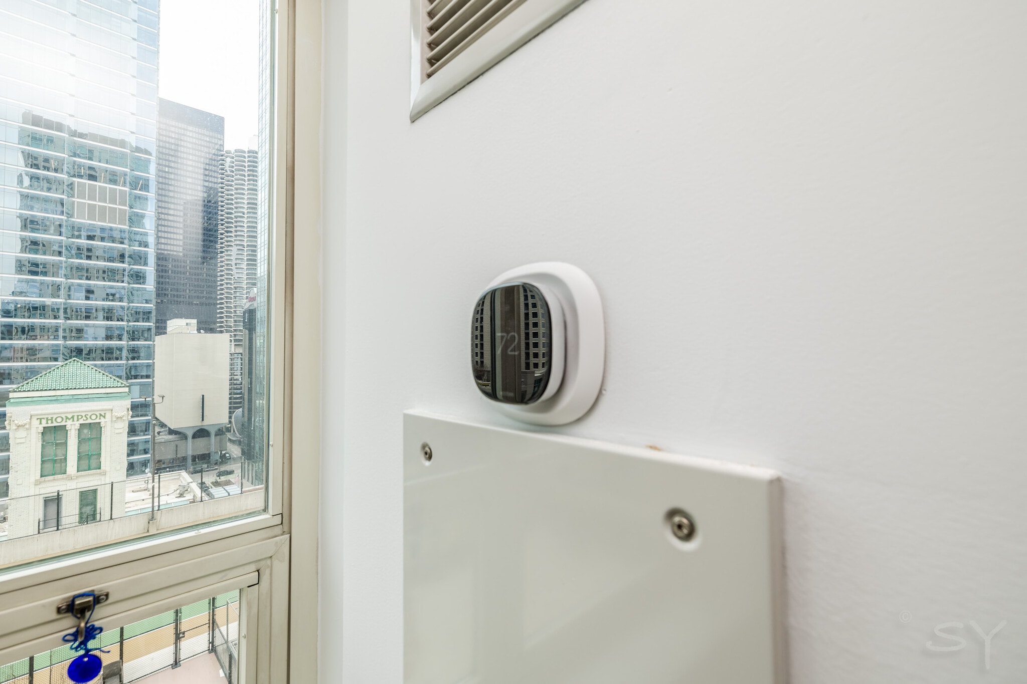 Building Photo - 345 N La Salle Dr