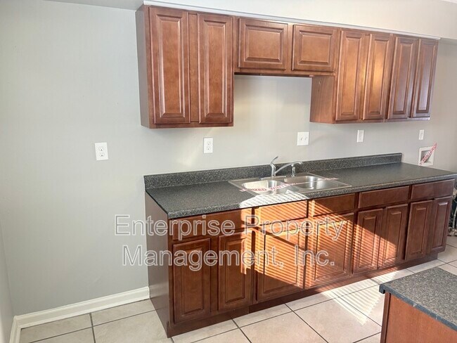 Building Photo - 3877 Camelia Cove