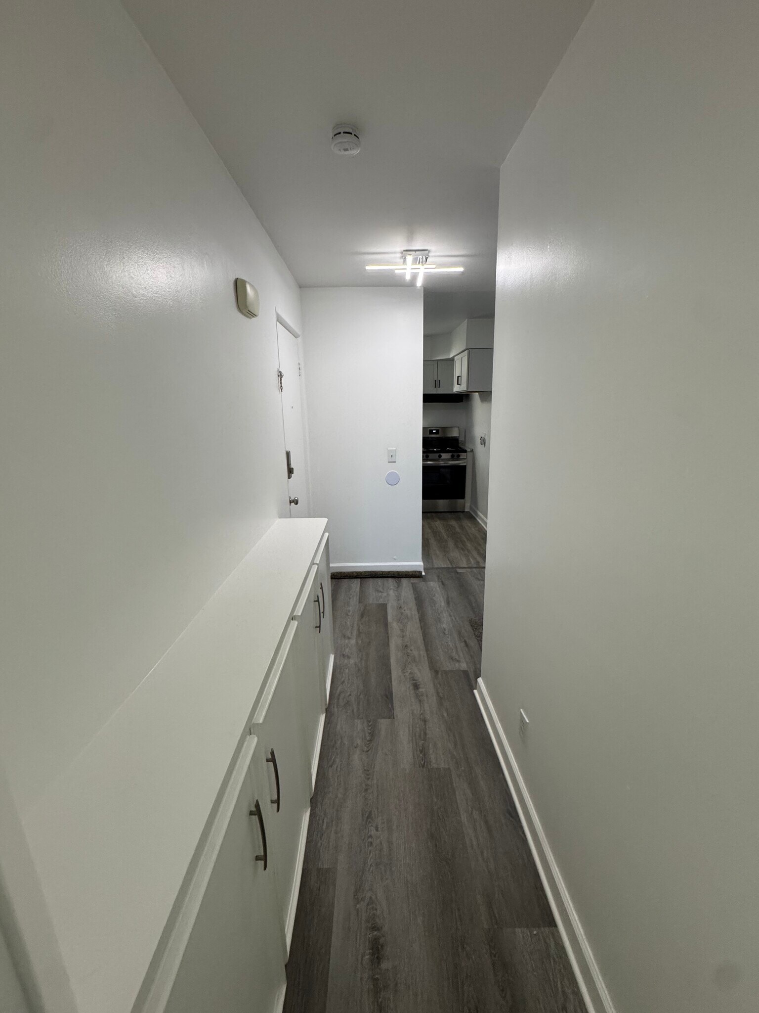 Building Photo - 825 W Thomas L Pkwy