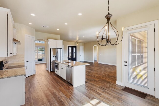 Building Photo - 204 Cat Canyon Rd