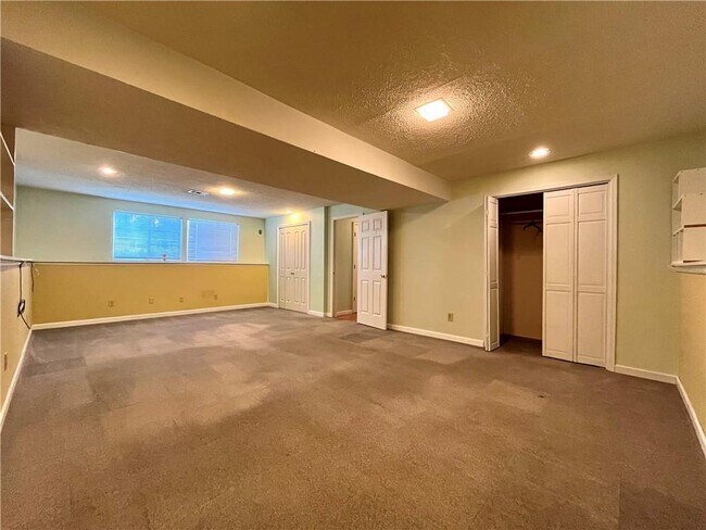 Building Photo - 6775 Windfaire Dr