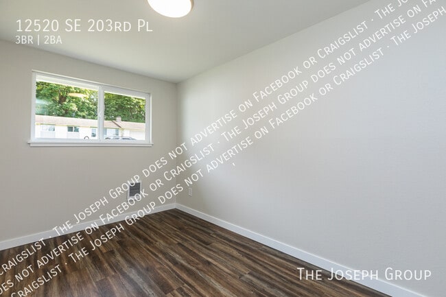 Building Photo - 12520 SE 203 Pl