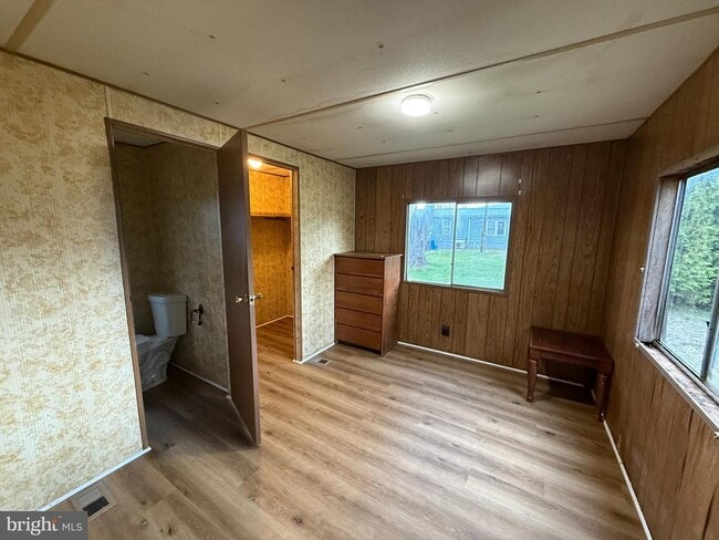 Building Photo - 56 Club Dr