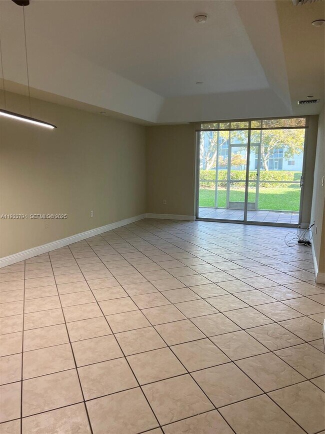 Building Photo - 10710 NW 66th St