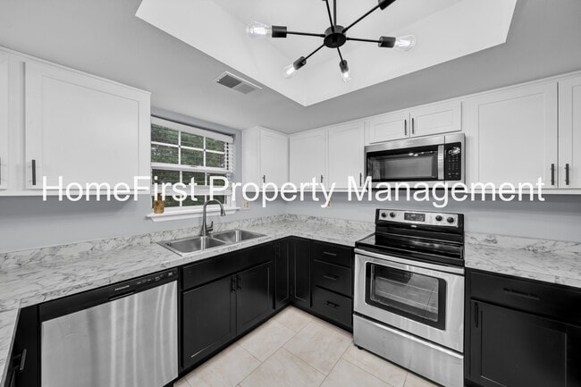 Building Photo - 420 Windfield Pl