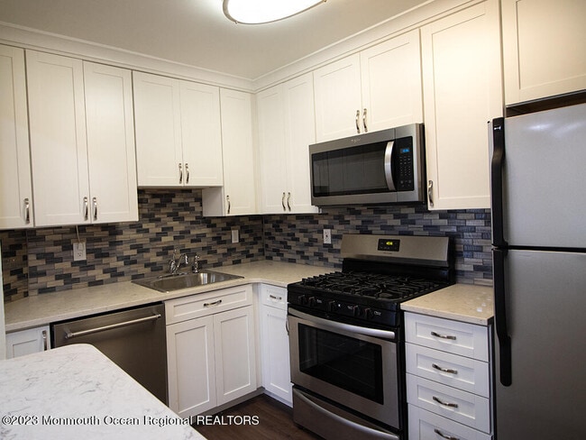 Building Photo - 459 Magnolia Ct