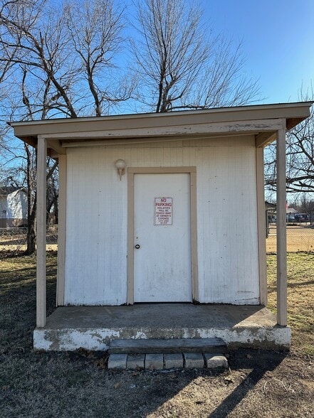 Building Photo - 10826 Lejean Dr