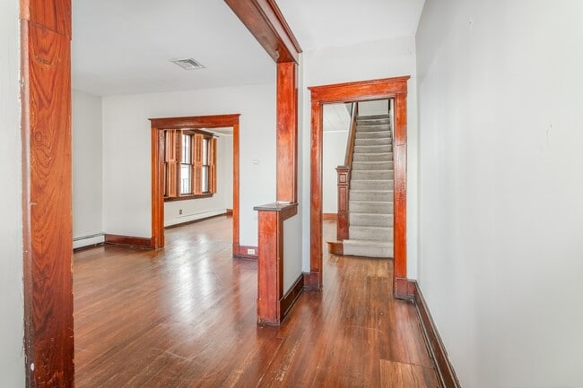 Building Photo - 429 S Pitt St