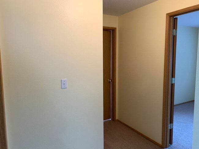 Building Photo - Spacious Home with Large Backyard in Union...