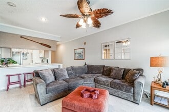 Building Photo - 351 Lakeside Ln