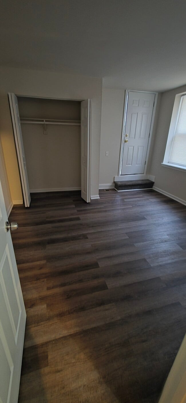 Building Photo - 120 S Mount St