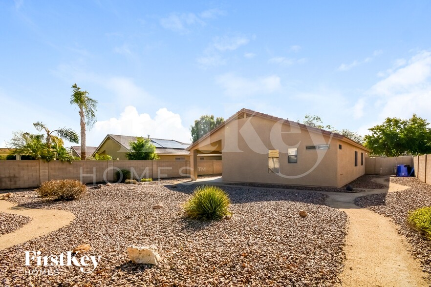 Building Photo - 13414 W Port Royale Ln