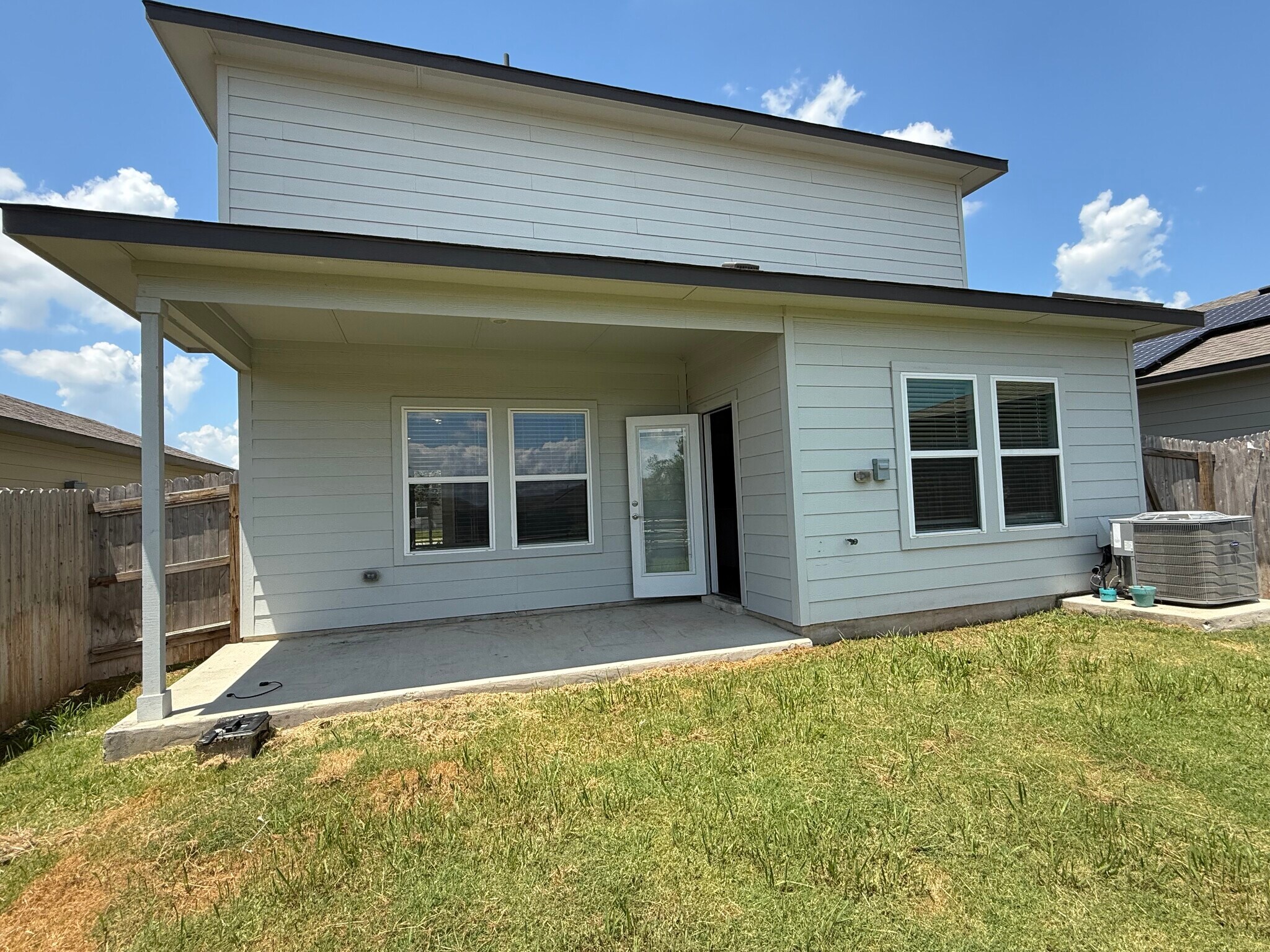 Building Photo - 1218 Amistad Loop