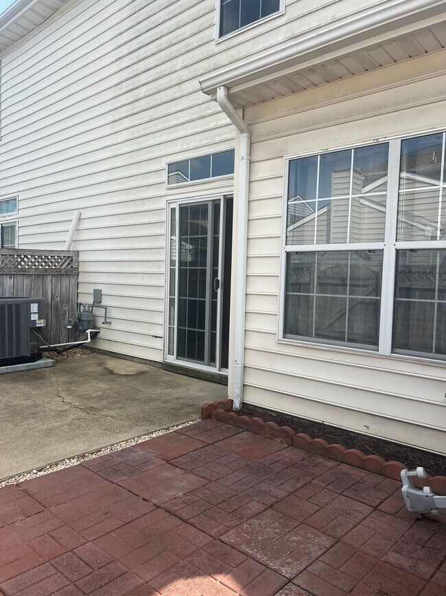Building Photo - 248 Belmont Cir