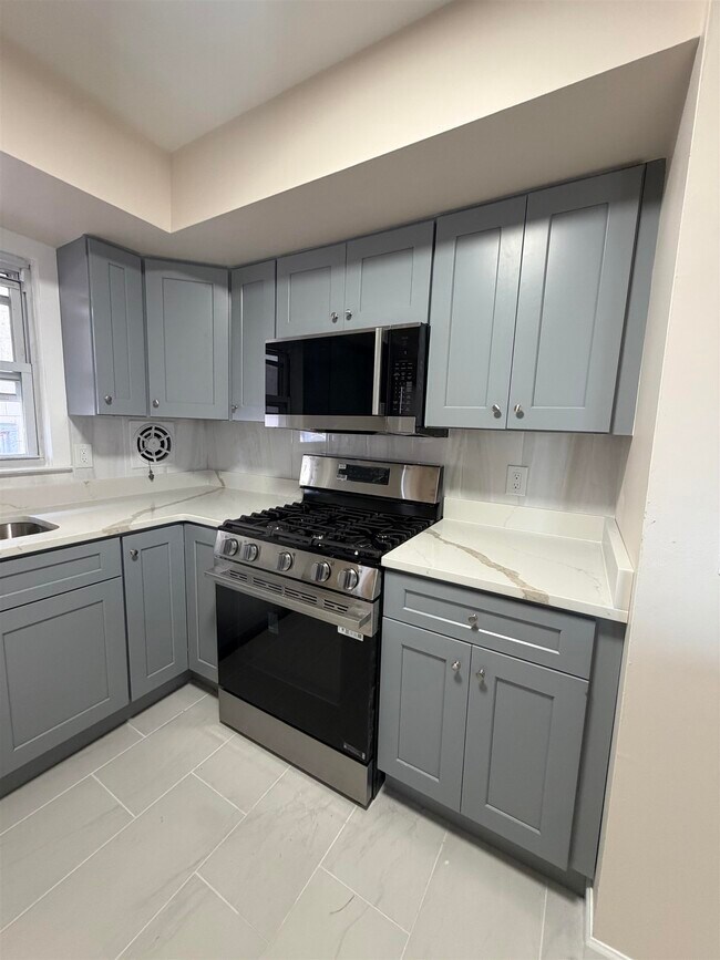 Building Photo - 1507 74th St
