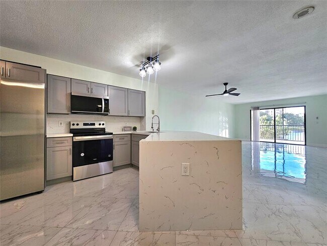 Building Photo - 2232 N Cypress Bend Dr