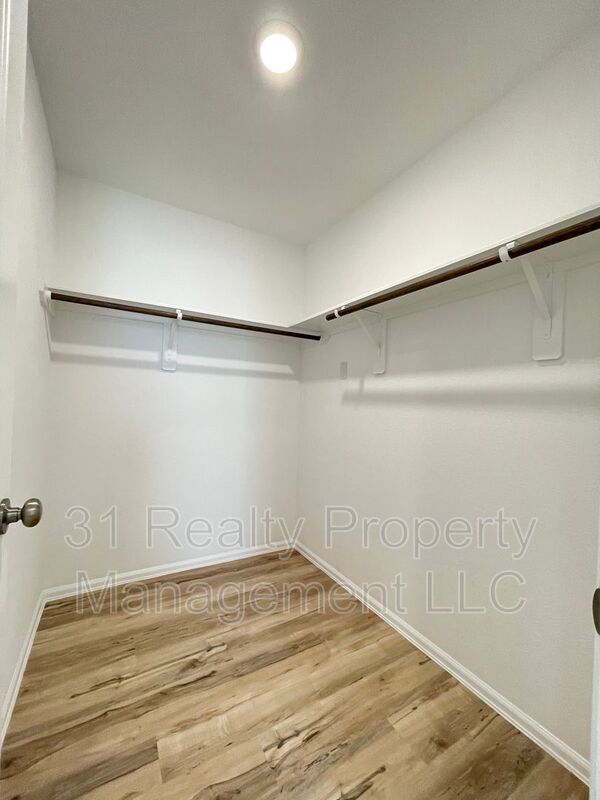 Building Photo - 3219 Aster Mdw Wy