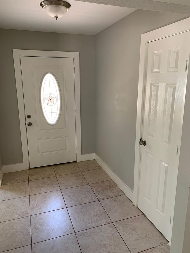 Building Photo - Gorgeous all renovated Home in Lumberton, TX!