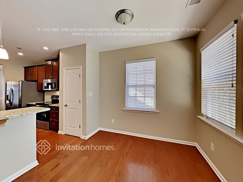 Building Photo - 13126 Reunion St