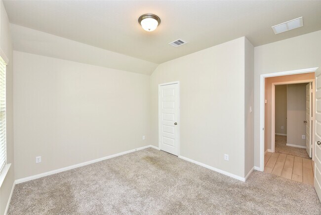 Building Photo - 1214 Oak Barrel Run