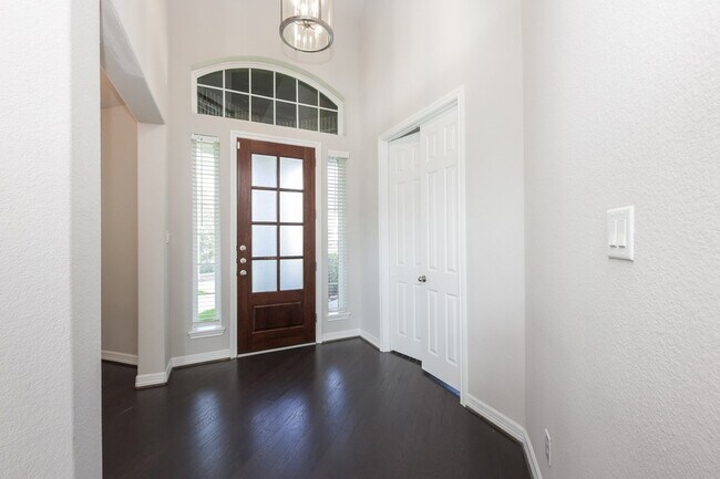 Building Photo - 2119 Stargrass Dr